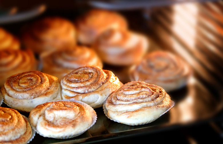 Cinnabon's Classic Cinnamon Roll