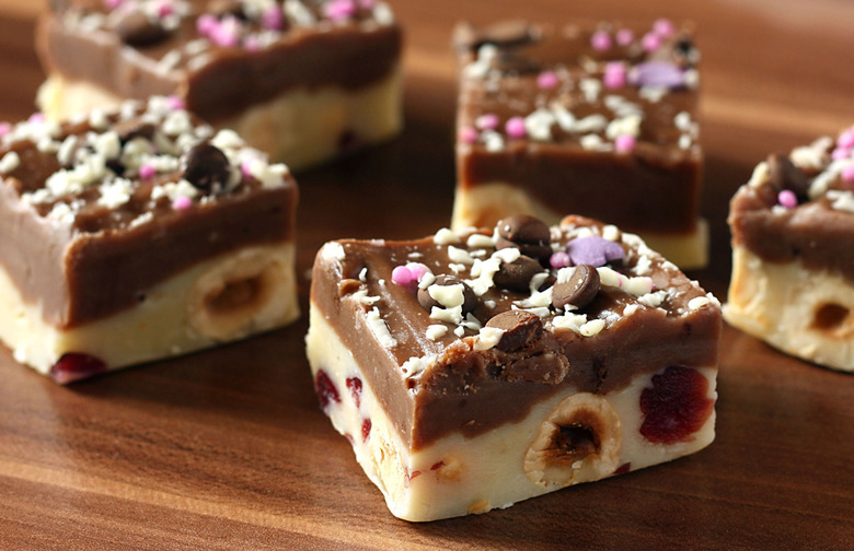 Cranberry and Cashews Fudge