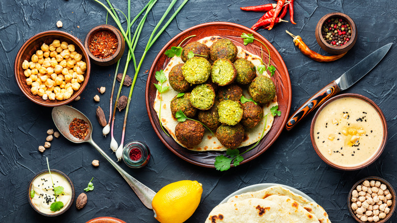 falafel chickpea fried snack