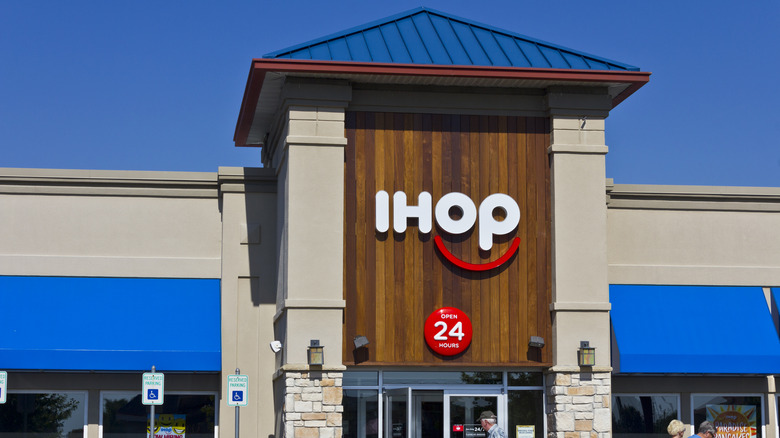IHOP Restaurant exterior