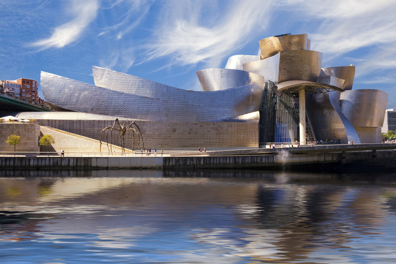 Guggenheim Museum Bilbao (Bilbao, Spain)