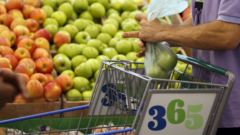 Apples at 365 by Whole Foods store
