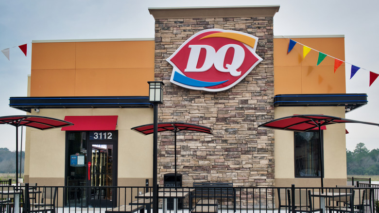 Exterior of a Dairy Queen restaurant in Houston, TX