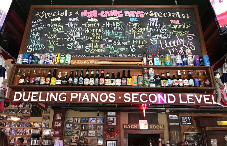 Sluggers World Class Sports Bar & Grill (Chicago, Illinois)
