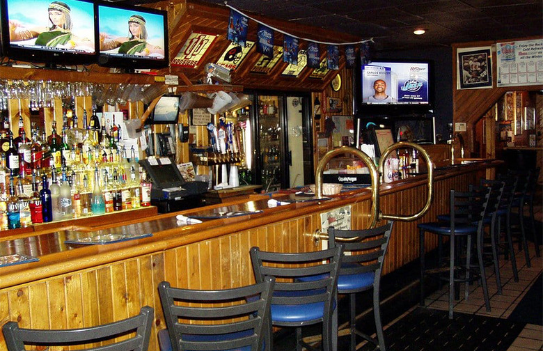 Between the Buns (Osceola, Indiana)