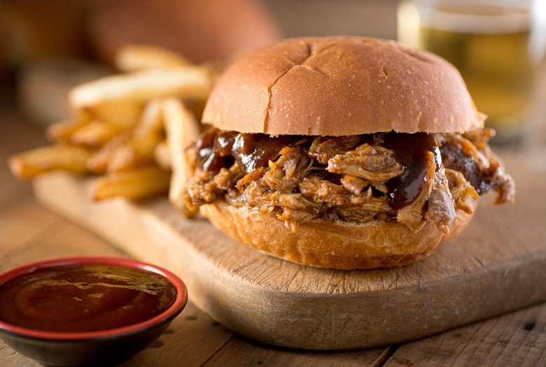 Slow Cooker Pulled Pork Sliders