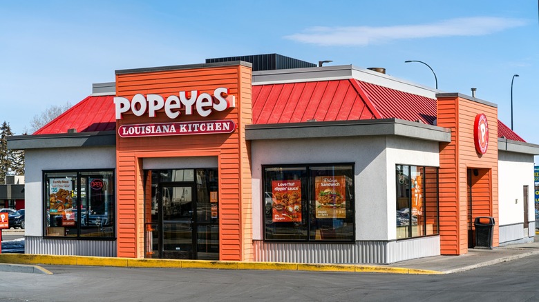 Popeyes restaurant exterior