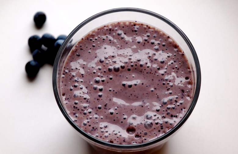 Almond and Blueberry Smoothie 