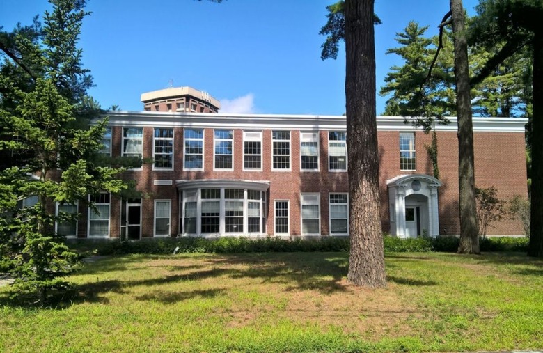 #16 Bowdoin College (Brunswick, Maine) 