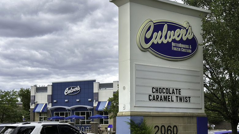 Culver's restaurant sign and storefront