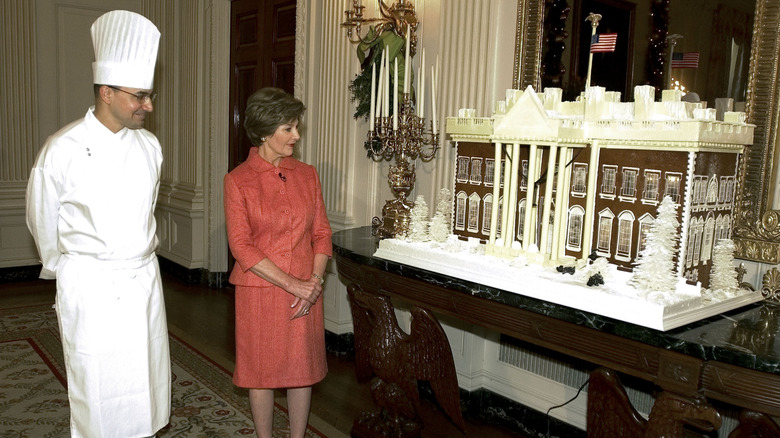 First Lady and pastry chef inspect White House gingerbread house