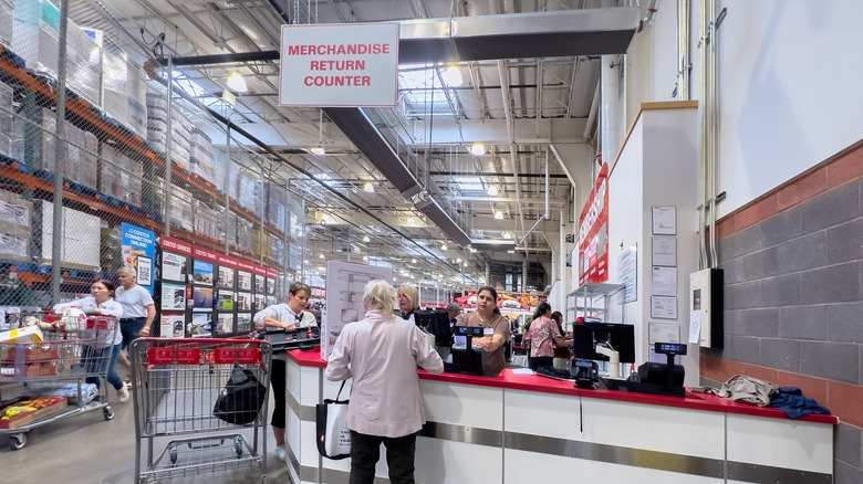 Costco merchandise return counter