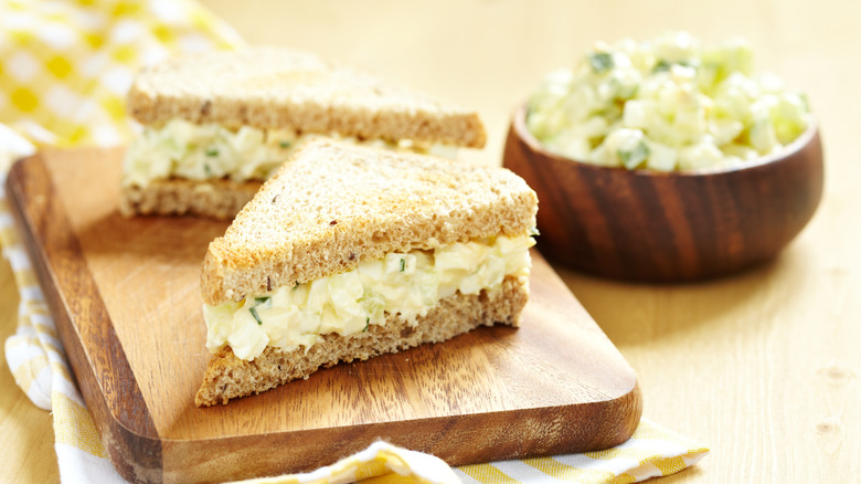 egg salad sandwich triangles