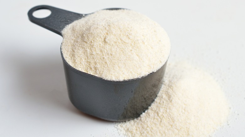 Cup of xanthan gum