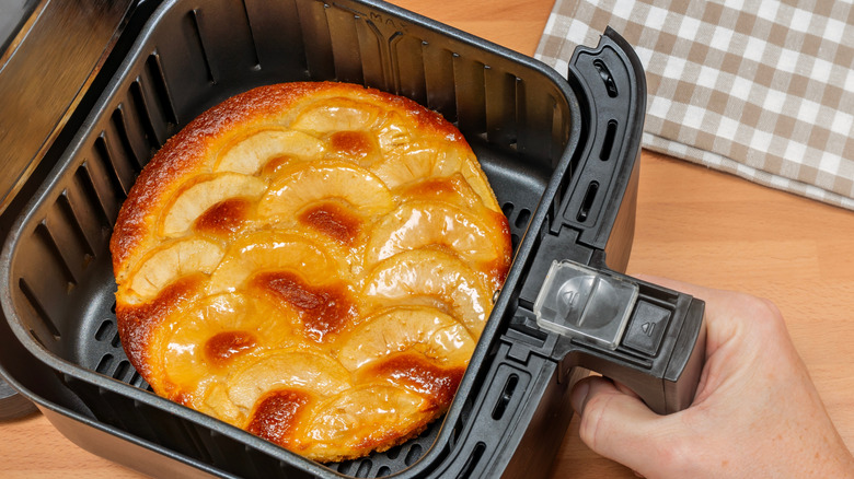 Apples in an air fryer