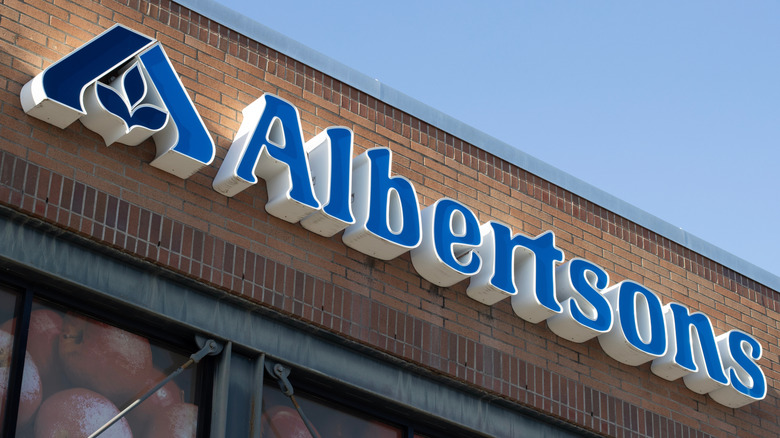 Alberstons store sign