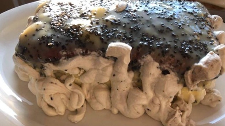 A disgusting cake