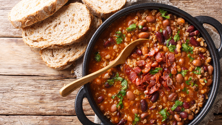 Cowboy baked beans