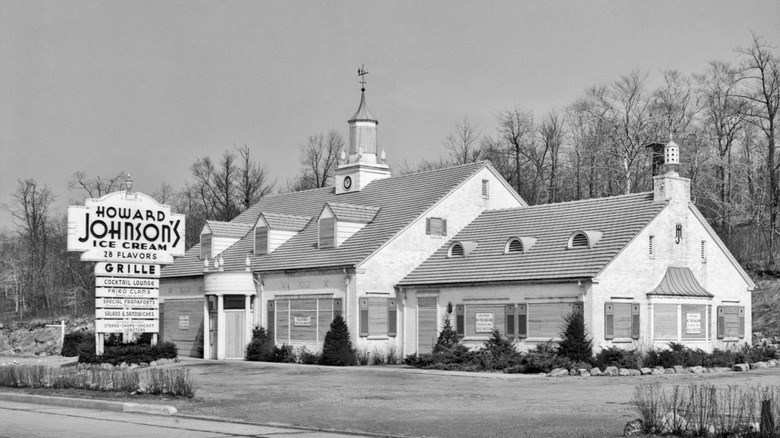 Black-and-white picture of an old Howard Johnson's restaurant