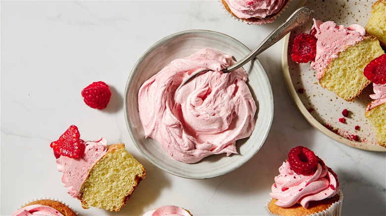 Pink frosting in bowl 