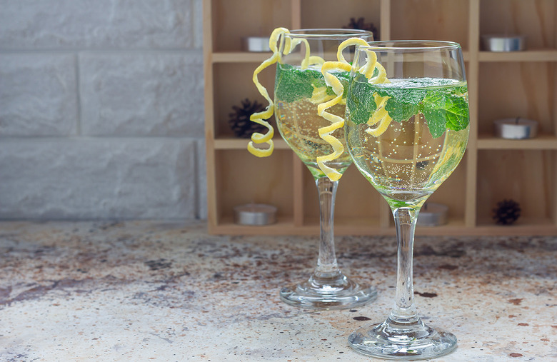 Kansas: Vignoles wine spritzer