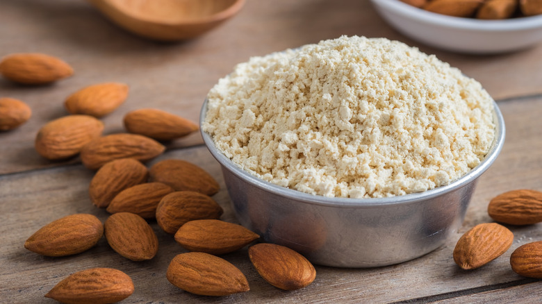 almond flour and almonds