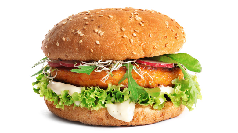 Burger with white sauce