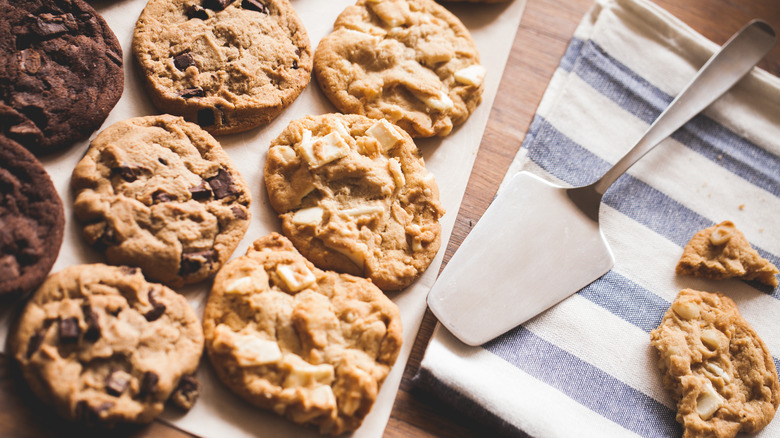 Baking different types of cookies