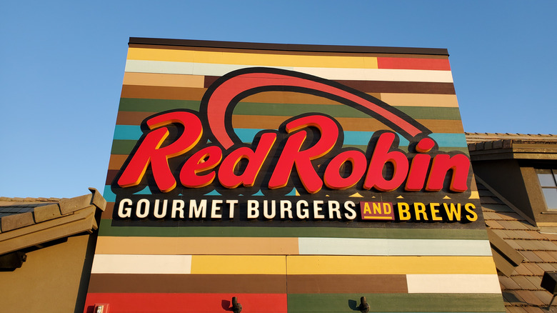 Red Robin restaurant exterior