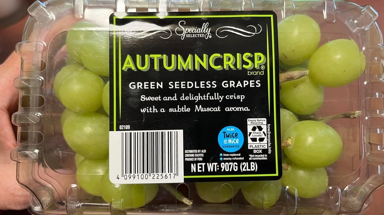 Aldi Specially Selected Autumn Crisp green seedless grapes