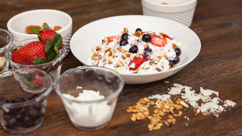 yogurt with toppings