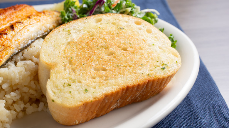 texas toast on plate