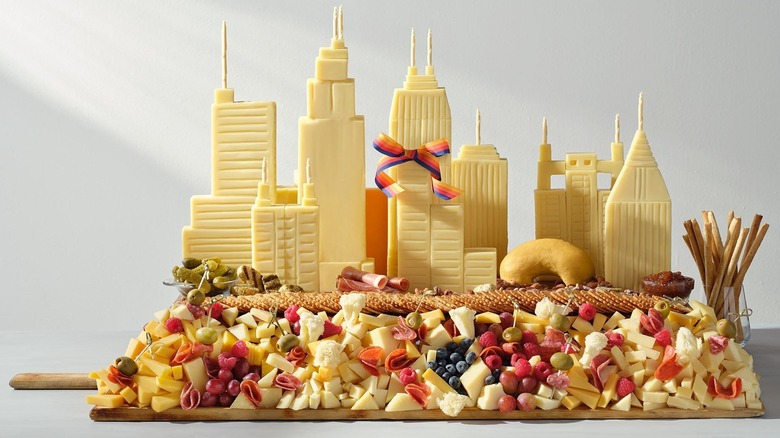 Aldi charcuterie board of Chicago skyline