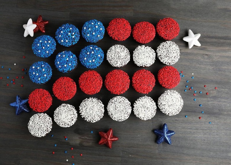 American flag cupcake cake