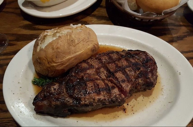 #26 Cattlemen's Steakhouse (Oklahoma City, Oklahoma) 