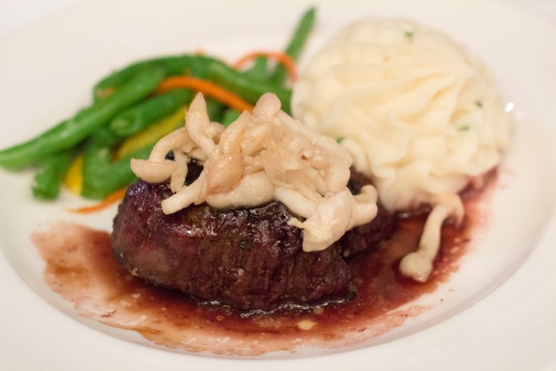 #43 Hy's Steak House (Honolulu, Hawaii)