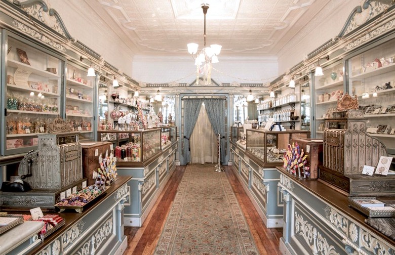 Shane Confectionary (Philadelphia, Pennsylvania) 