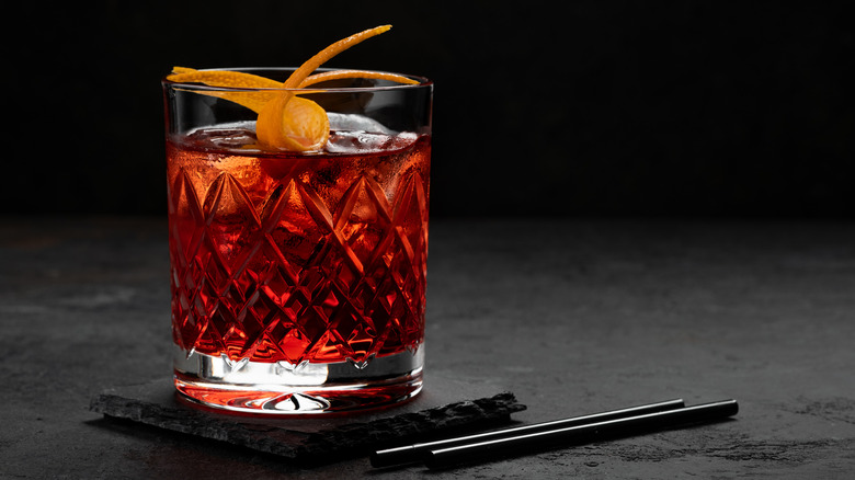 classic negroni cocktail