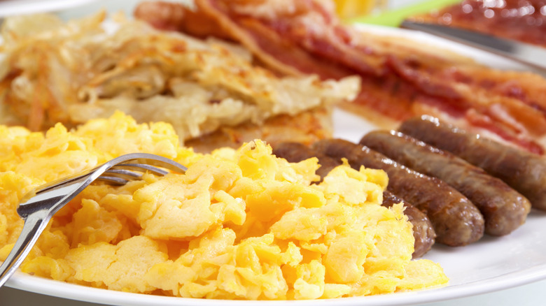 Eggs, sausage, bacon, and homefries