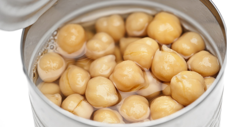 Can of garbanzo beans with liquid