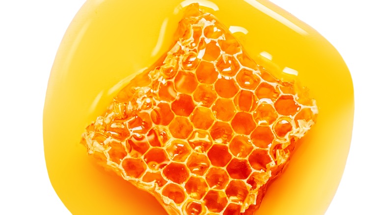 Honeycomb and honey