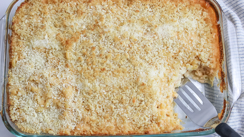 macaroni and cheese in pan