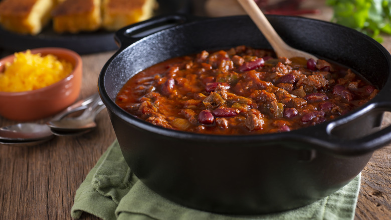 chili in pot