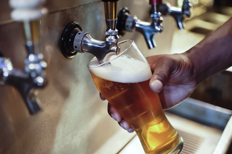 beer pouring