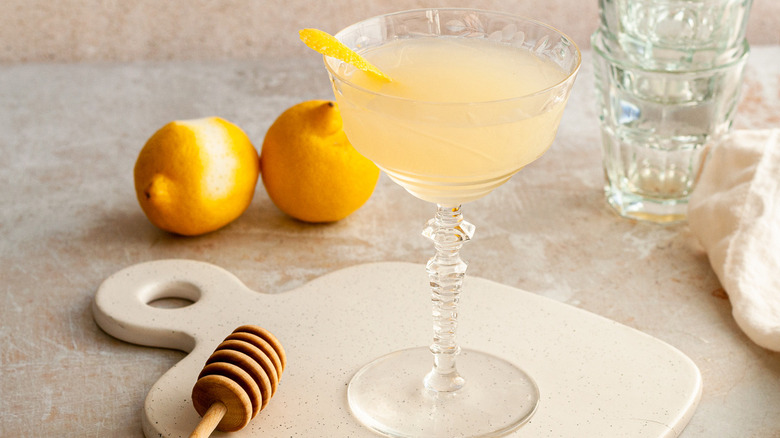 bees knees cocktail recipe