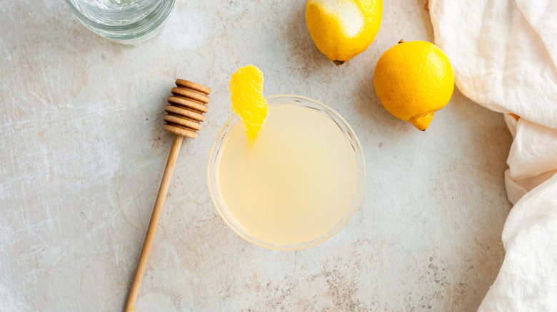 bee's knees cocktail in glass