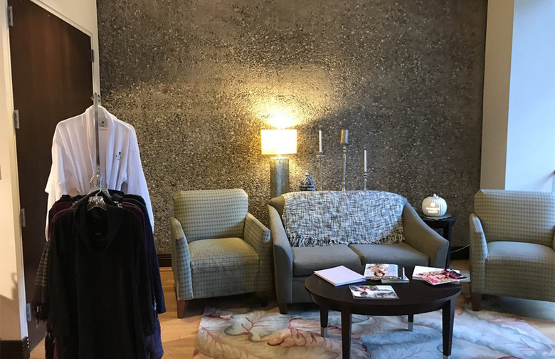  Minnesota: Iva Spa Salon, Minneapolis