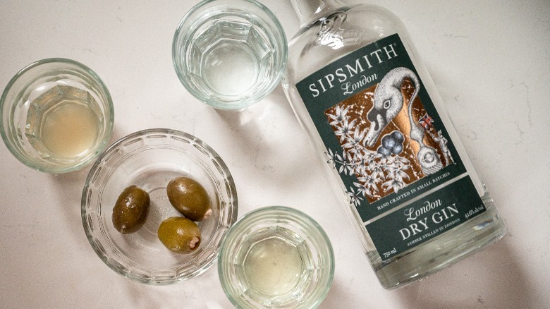 ingredients for dirty martini