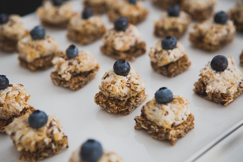 Blueberry Dark Chocolate Greek Yogurt 