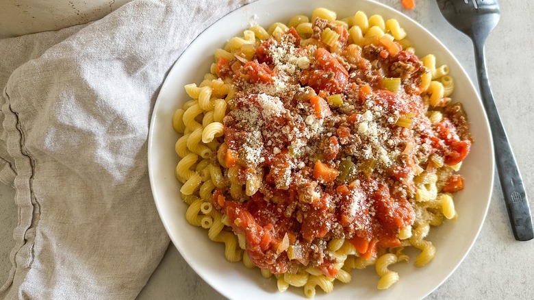 bolognese sauce over pasta